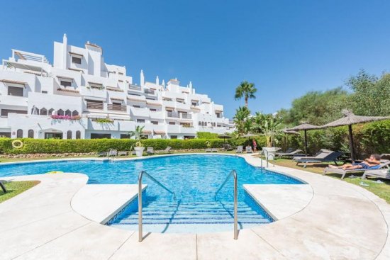  Apartamento en venta en Estepona (Málaga) 