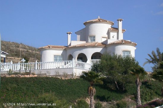 Villa en venta en Algorfa (Alicante)