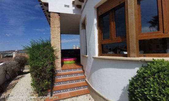 Villa en venta en Algorfa (Alicante)