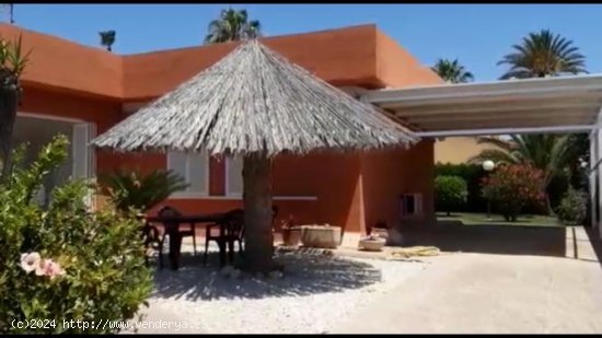 Villa en venta en Torrevieja (Alicante)