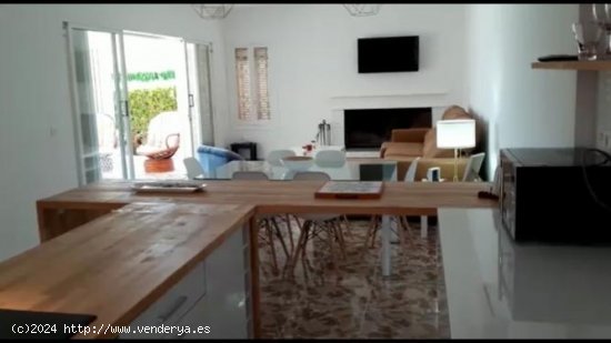 Villa en venta en Torrevieja (Alicante)