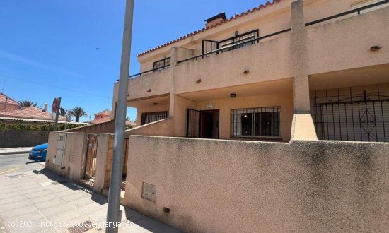 Chalet en venta en Pilar de la Horadada (Alicante)