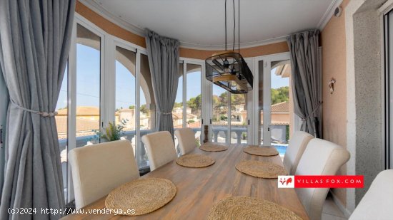 Villa en venta en San Miguel de Salinas (Alicante)