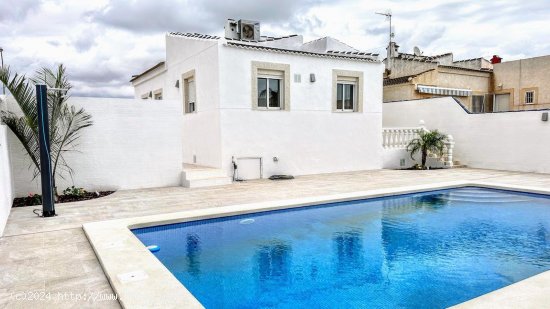  Casa en venta en Torrevieja (Alicante) 