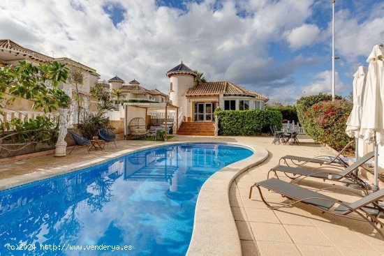  Villa en venta en Orihuela (Alicante) 