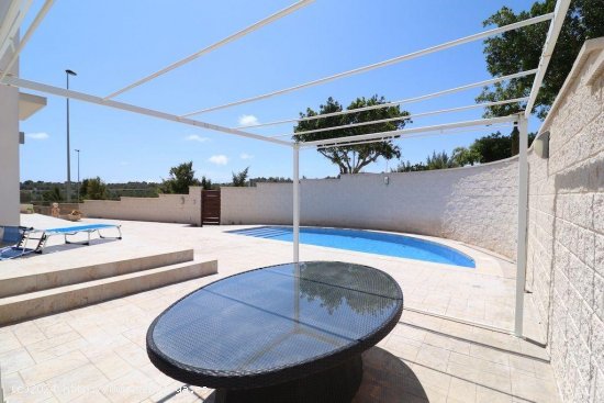 Casa en venta en San Miguel de Salinas (Alicante)