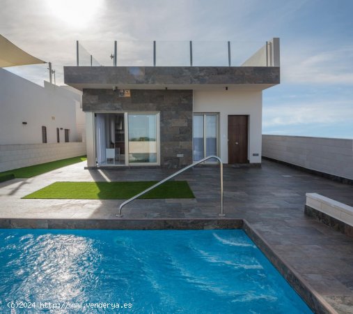 Villa en venta a estrenar en Orihuela (Alicante)