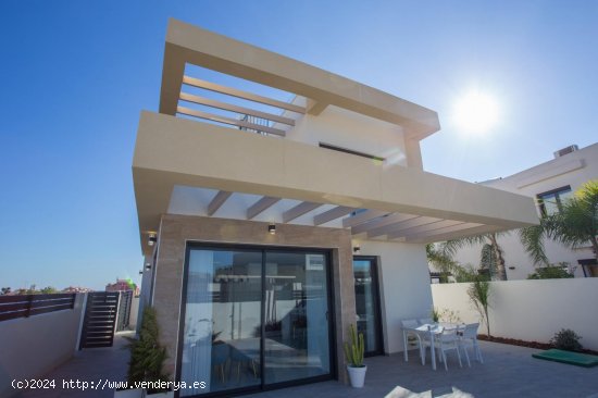 Villa en venta a estrenar en Los Montesinos (Alicante)