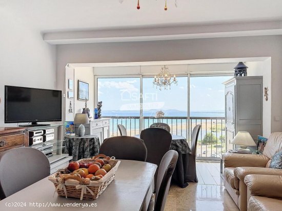 Magnífico Apartamento con Impresionantes Vistas al Mar en Empuriabrava