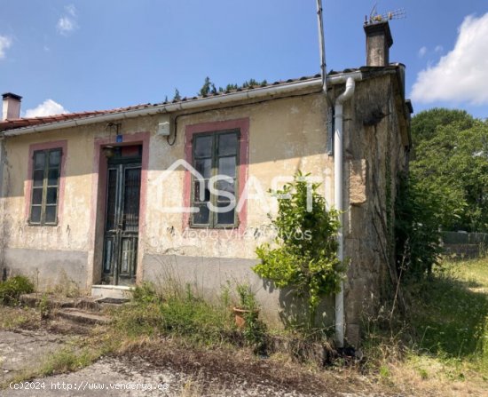 CASA PARA RESTAURAR CON TERRENO A 12KM DE SANTIAGO, CON PROYECTO.