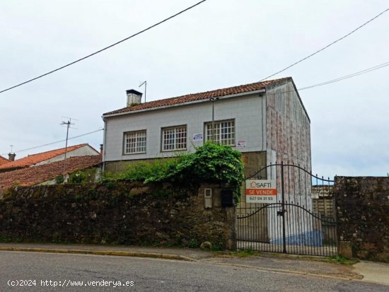  Casa de 2 plantas con terreno 