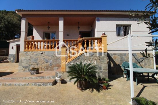 ESTUPENDA CASA DE UNA PLANTA CON PISCINA