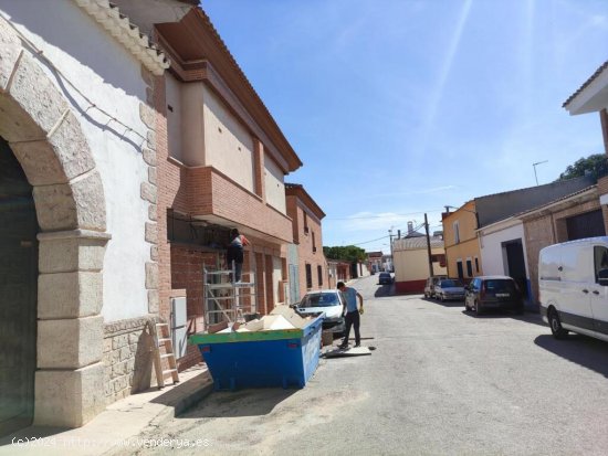 LOCAL EN BRUTO EN EDIFICIO COMERCIAL EN MIGUEL ESTEBAN