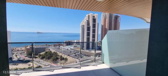 ¡Vive en el Cielo de Benidorm en Residencial Skyline - Tu Hogar entre el Cielo y el Mar! - ALICANTE