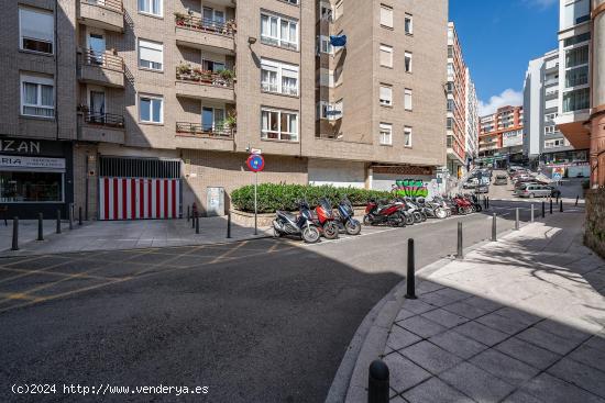  Plaza de Garaje en la calle San Fernando - CANTABRIA 