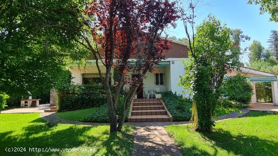 Chalet céntrico con impresionante jardín - MADRID