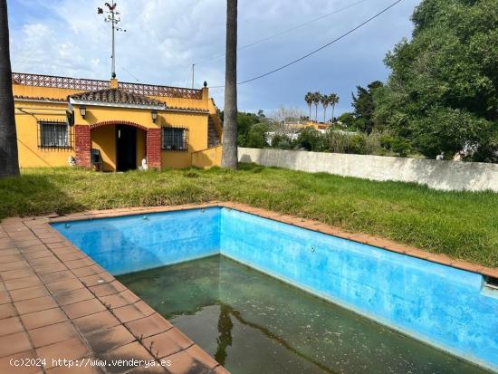 CASA CON TERRENO EN LA MUELA - CADIZ