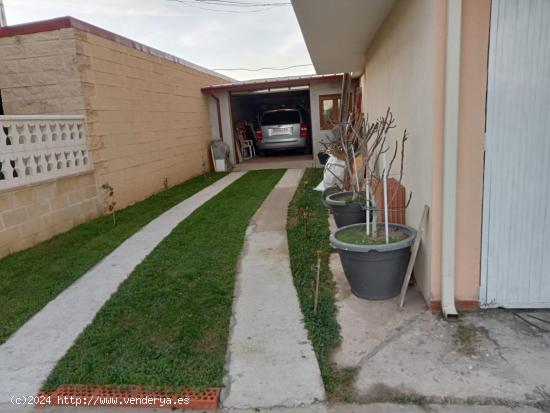 SE VENDE CASA EN VILLALOBAR, 2 PLANTAS, VIVIENDA EN PRIMERA PLANTA, PARCELA 400 M2, GARAJE 40 M2. - 