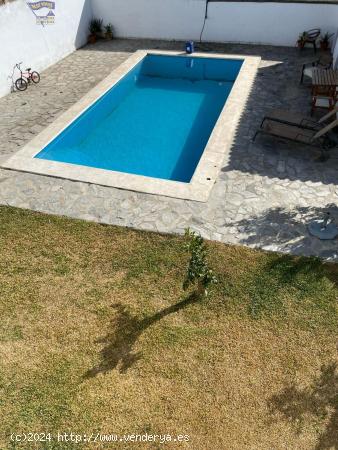 SE VENDE CHALET EN EL SANTISCAL - CADIZ