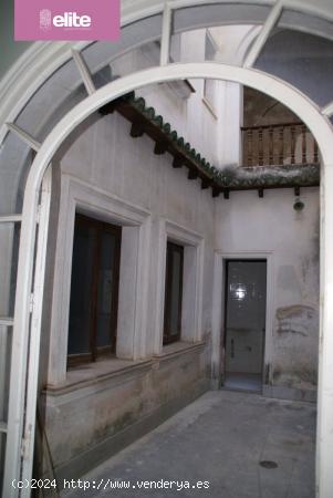 MAGNIFICA  CASA EN EL CENTRO DE JEREZ - CADIZ