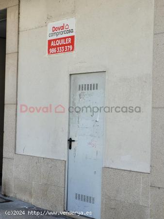 SE ALQUILA LOCAL COMERCIAL - PONTEVEDRA