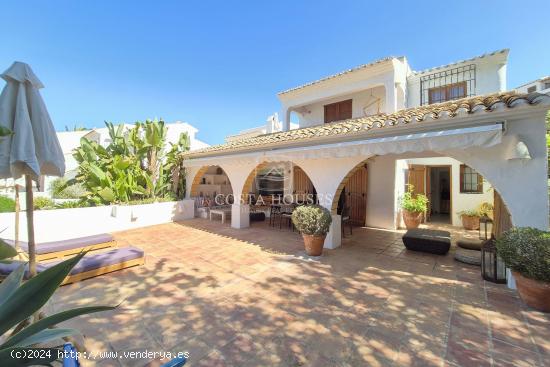 VILLA PRIMERA LINEA MAR en MORAIRA, Costa Blanca | Exclusive SEAFRONT VILLA in Moraira - ALICANTE