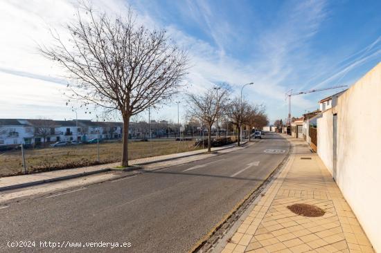 Parcelas listas para construir tu casa en Granada capital (Bobadilla) a un precio sin competencia - 