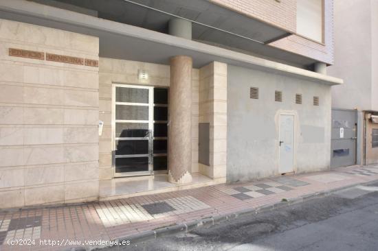 Se vende piso de 2 dormitorios, plaza de garaje y trastero junto al Corte Inglés - MURCIA