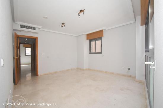 Se vende piso de 2 dormitorios, plaza de garaje y trastero junto al Corte Inglés - MURCIA