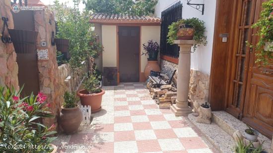 API LUNA INMOBILIARIA VENDE CHALET - ALBACETE