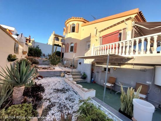  Chalet con vistas, de 4 dormitorios y apartamento separado, en Calabardina, Águilas - MURCIA 