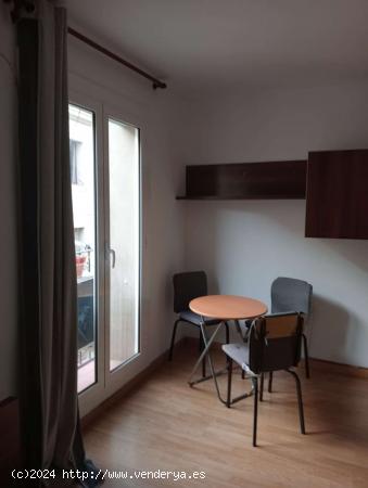  Apartamento entero de 1 dormitorio en Barcelona - BARCELONA 