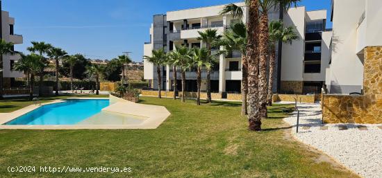 Moderno Ático de 2 habitaciones en excellente estado - Orihuela Costa - ALICANTE