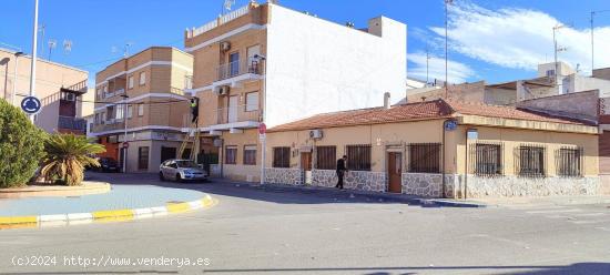 CASA EN PLANTA BAJA  150 METROS Y ESQUINA , EN LO PAGAN - MURCIA