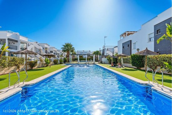 Chalet en venta en Torrevieja (Alicante)