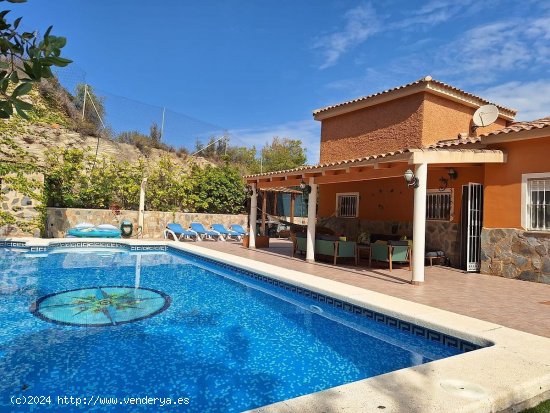 Villa en venta en El Campello (Alicante)