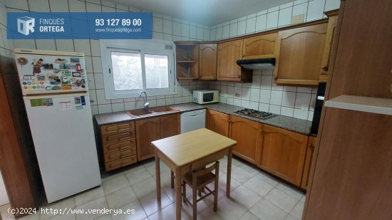 Unifamiliar adosada en venta  en Parets del Vallès - Barcelona