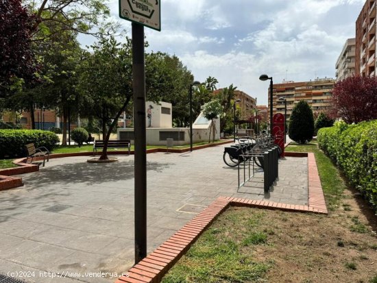 Una plaza de garaje en Mislata para coche y moto