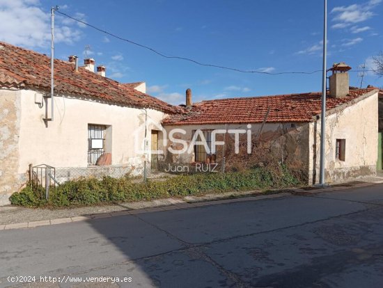  ¡Oportunidad Única! Casa de pueblo con encanto para reformar a tu gusto. 