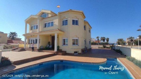 CHALET EN VENTA PRIMERA LINEA DEL MAR MEDITERRANEO EN LA MANGA