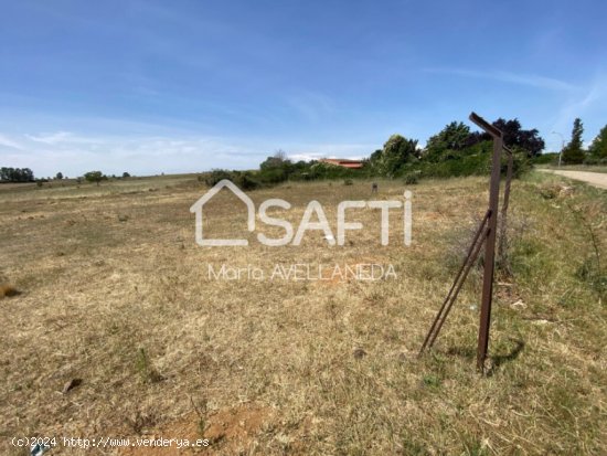 A la venta parcela residencial en una zona tranquila a 10 minutos de León.