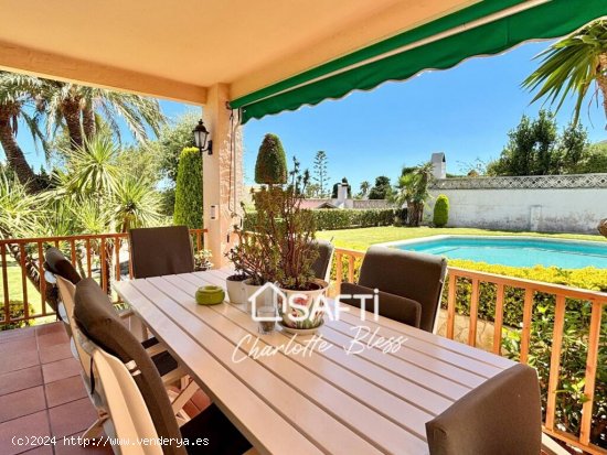 Grandiosa casa con vistas al mar y un jardín de ensueño en Coma Ruga