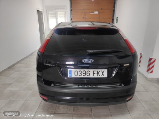 Ford Focus 1.8 TDCi Trend 5p. de 2007 con 215.000 Km por 6.000 EUR. en Sevilla