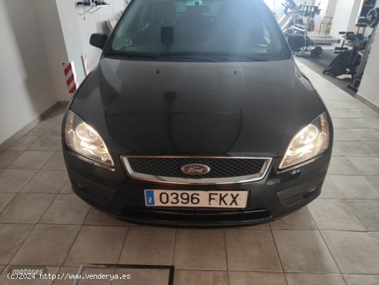 Ford Focus 1.8 TDCi Trend 5p. de 2007 con 215.000 Km por 6.000 EUR. en Sevilla