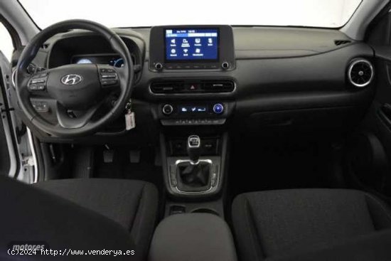 Hyundai Kona 1.0 TGDI Maxx 4x2 de 2023 con 14.542 Km por 20.900 EUR. en Valencia