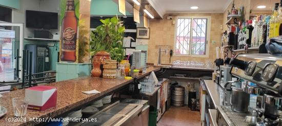 SE VENDE / TRASPASA / BAR MONTADO ,CON TERRAZA ,LISTO  PARA TRABAJAR - ALICANTE