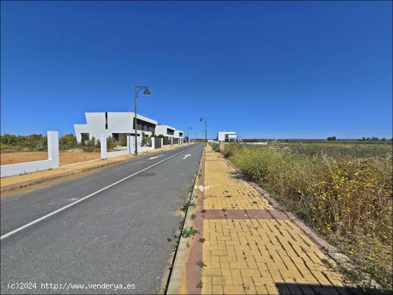 PARCELA EN ISLA CANELA EN SEGUNDA LINEA DE PLAYA - HUELVA