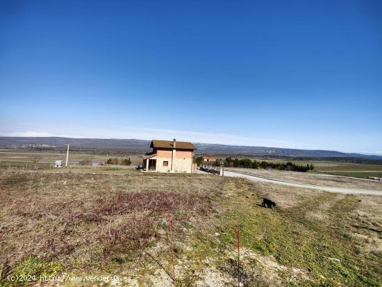 Terreno urbano en Valle de Losa - BURGOS