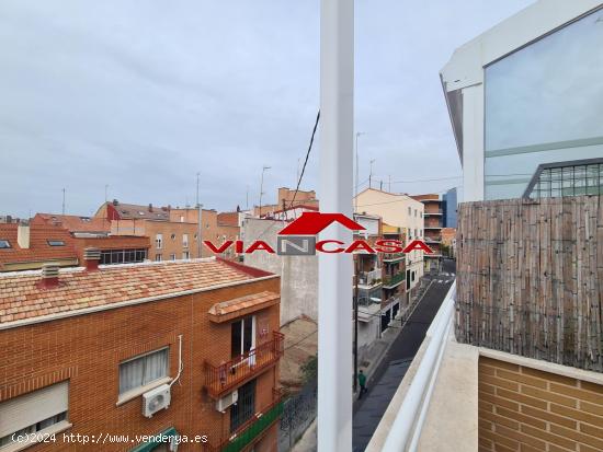 Ático en alquiler en Ventilla, 2 habitaciones dobles amueblado - MADRID