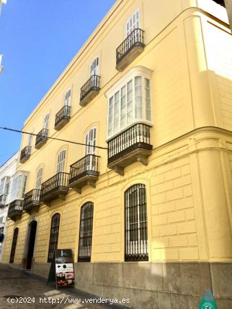 Casa Palacio en pleno centro de Tarifa - CADIZ